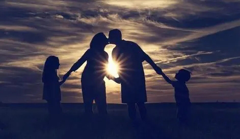 別人曬幸福撒狗糧評論，曬幸福撒狗糧的短句子