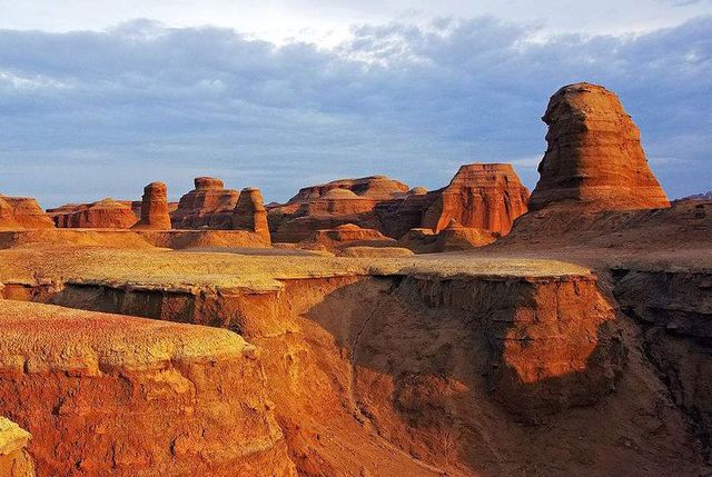 新疆旅游攻略必玩的景點(diǎn)，新疆旅游必去十大景點(diǎn)