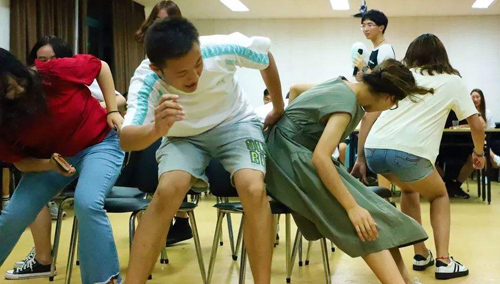 50個(gè)室內(nèi)趣味游戲活動(dòng)，室內(nèi)團(tuán)建活動(dòng)小游戲大全