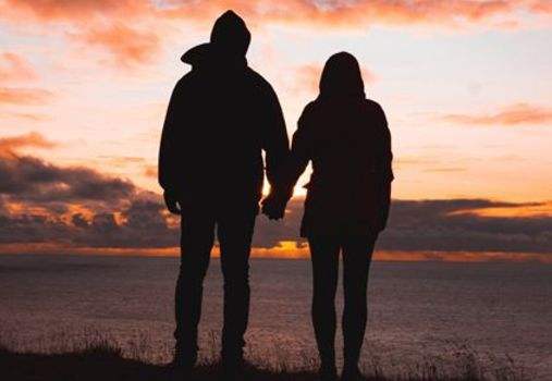 低調地發(fā)朋友圈夸老公，一句幽默夸老公的話