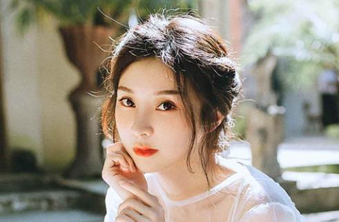 簡(jiǎn)約昵稱二字女生，女生簡(jiǎn)約昵稱二字