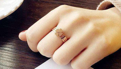女生戒指的戴法和意義，女生戴戒指的含義