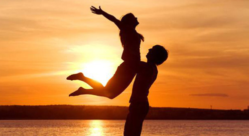 相伴到老的浪漫的句子，白頭偕老相伴一生的唯美句子